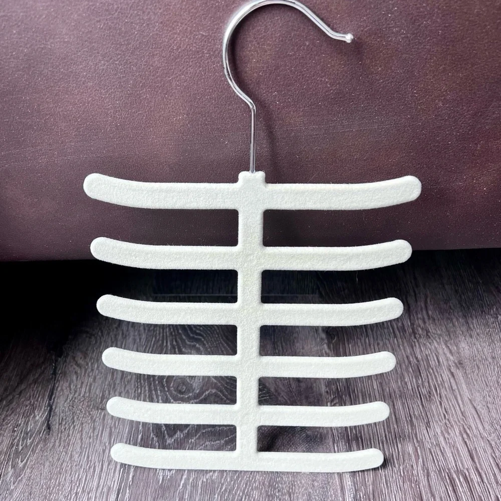 Velvet Accessory Hangers Set of 3 Tan Cream Tiered NWT